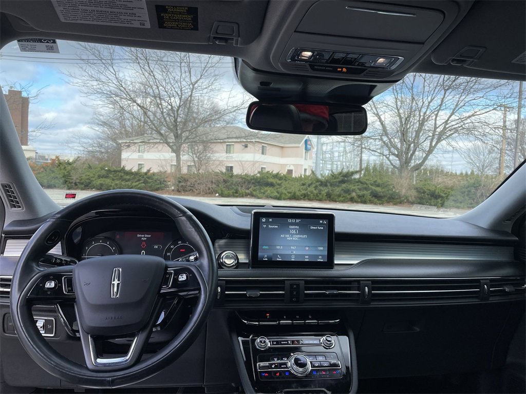 Used 2020 Lincoln Corsair AWD w/ Premium Package image 16