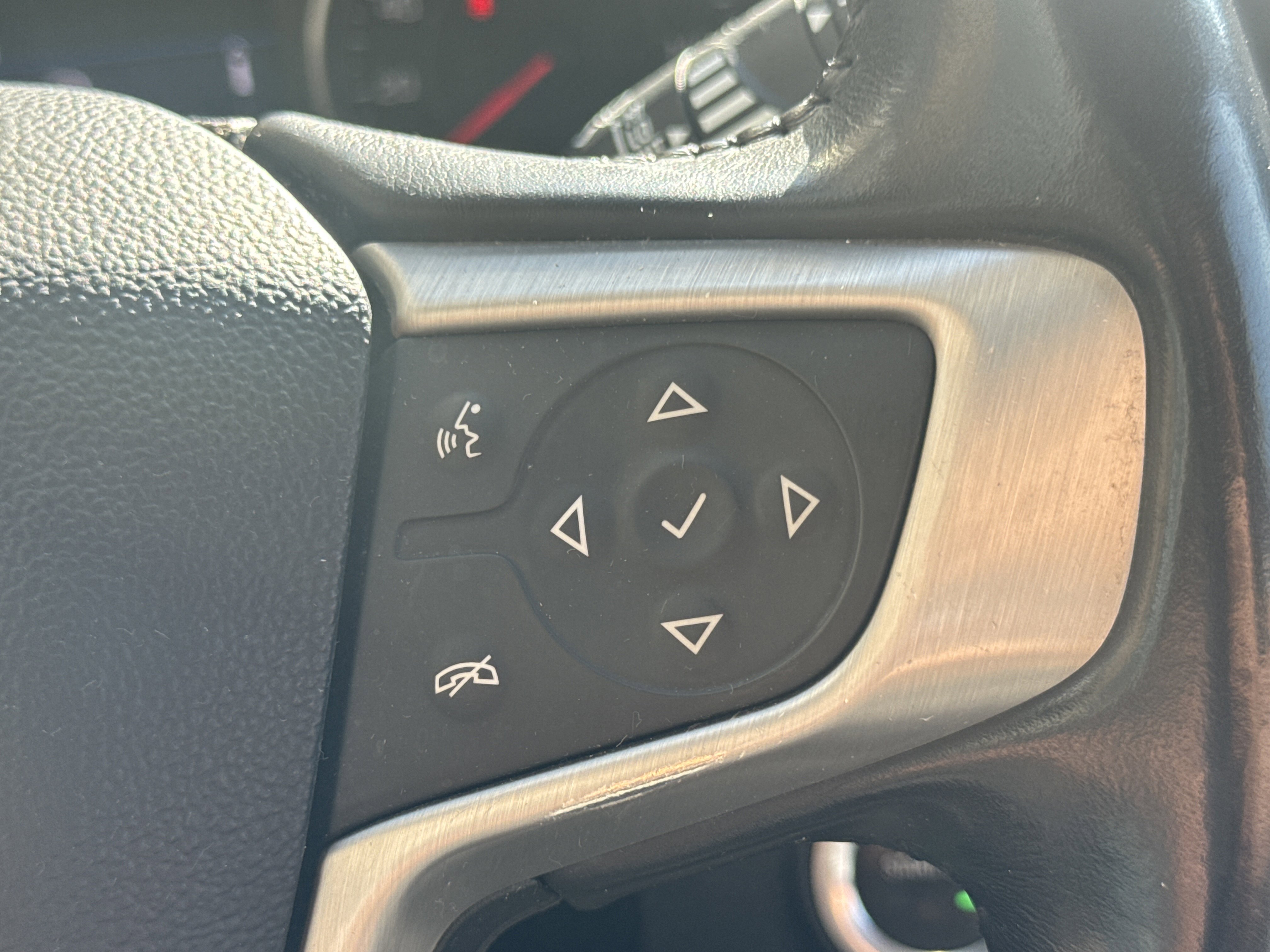 Used 2019 GMC Terrain SLE w/ Driver Convenience Package image 18