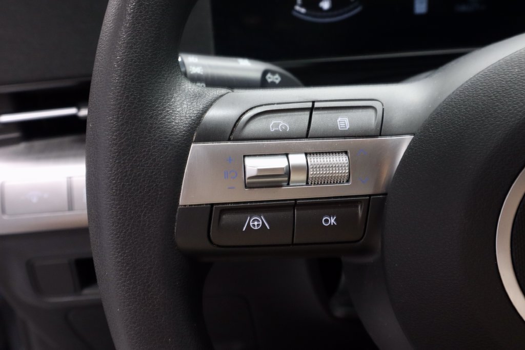 Used 2024 Hyundai Kona SE AWD/4WD image 26