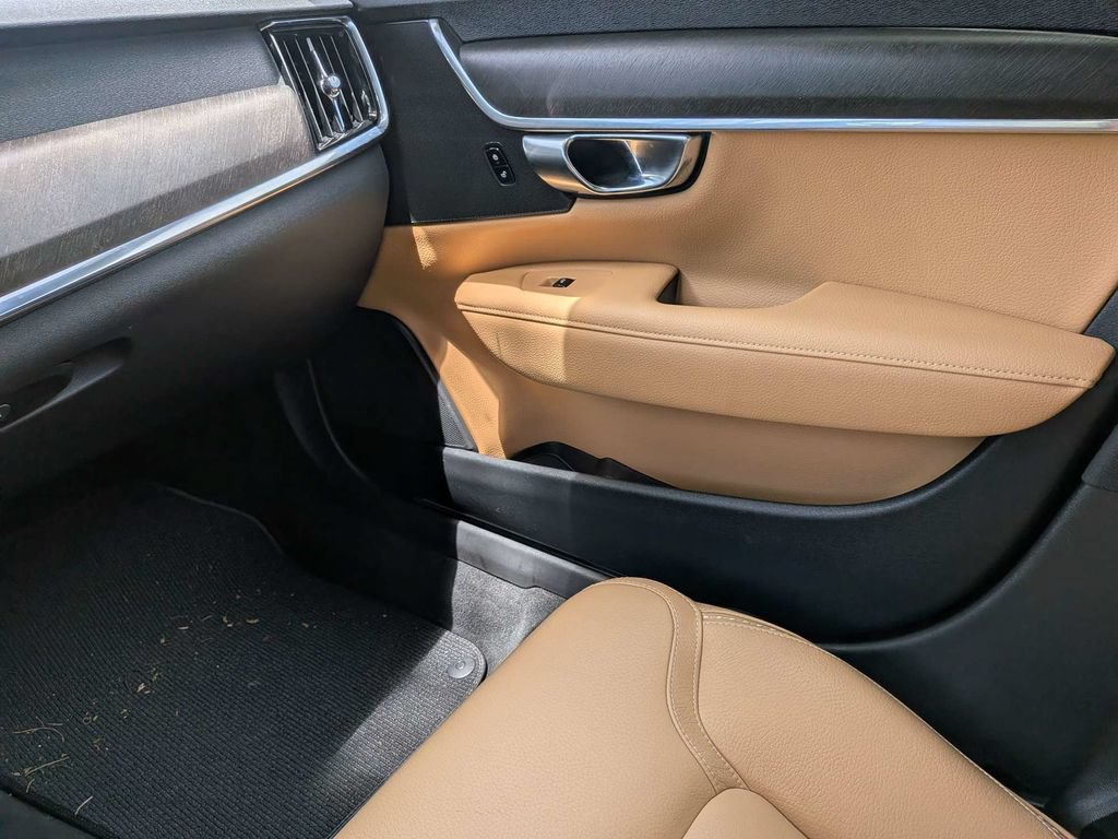 Used 2019 Volvo V90 T5 Cross Country w/ Protection Package Premier AWD/4WD image 20