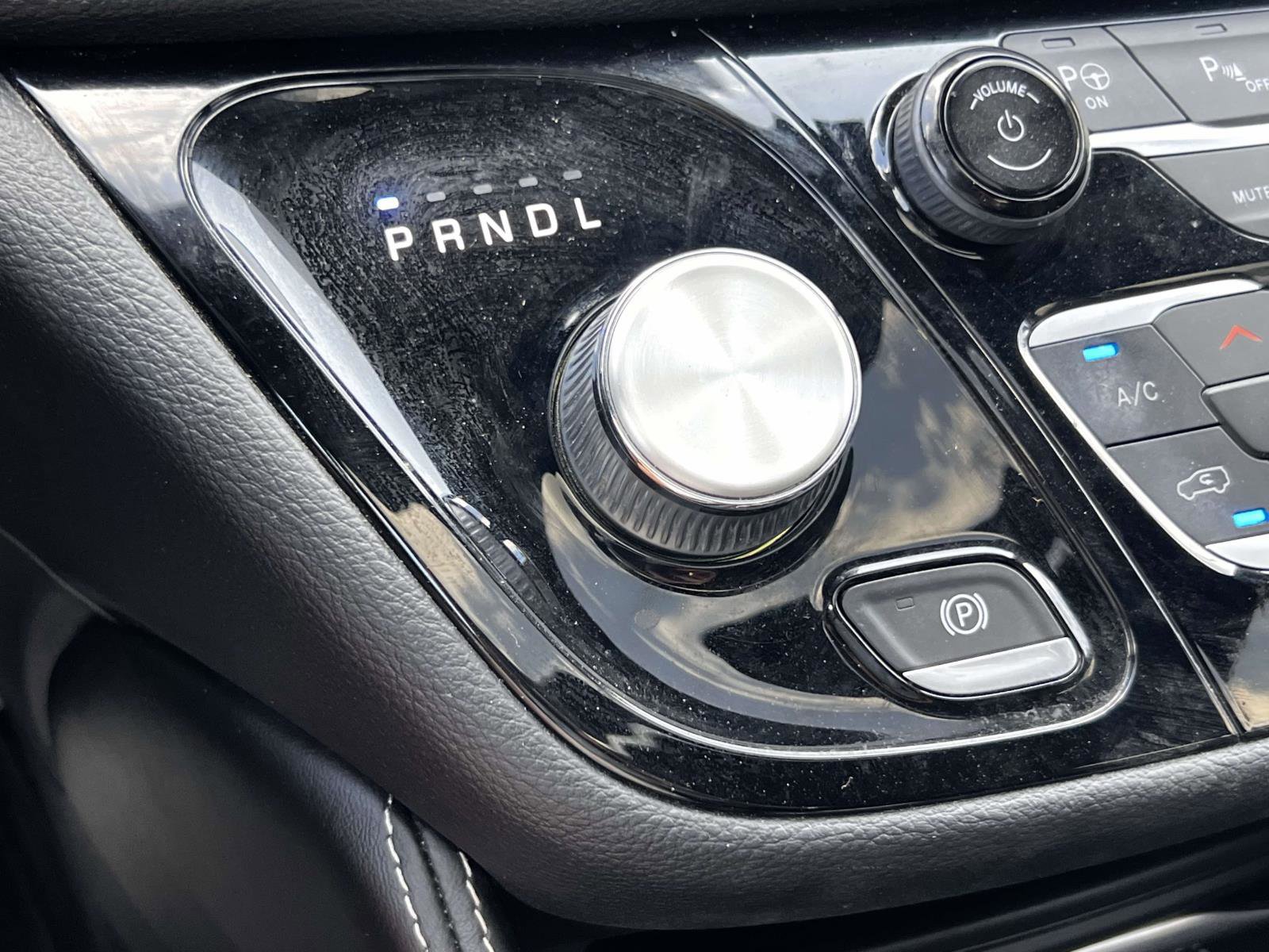 Used 2022 Chrysler Pacifica Limited w/ S Appearance Package image 13