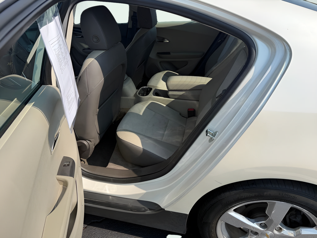 Used 2013 Chevrolet Volt Premium w/ Premium Trim Package FWD image 23