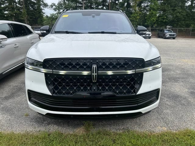 Used 2025 Lincoln Navigator Black Label AWD/4WD image 2