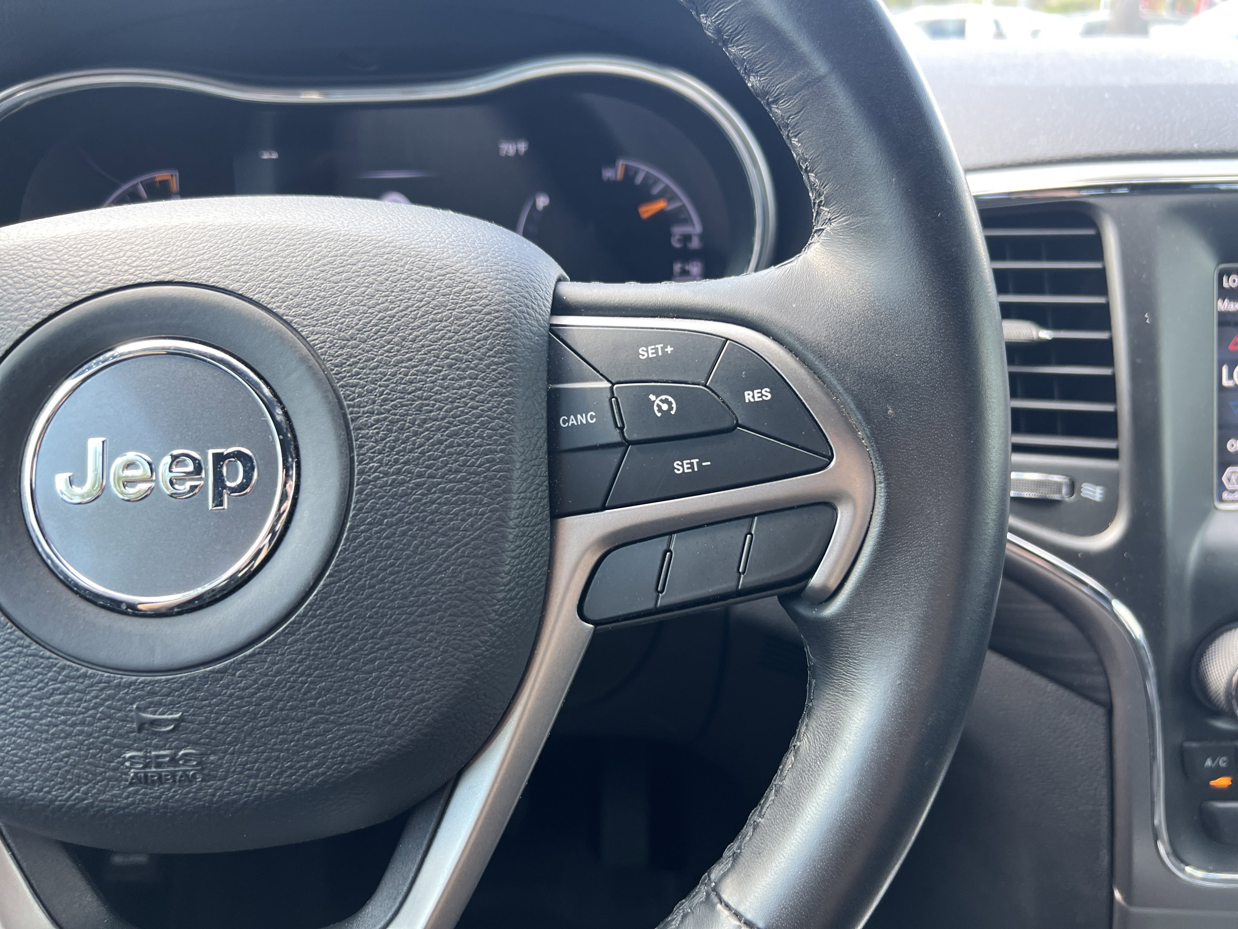 Used 2020 Jeep Grand Cherokee Laredo image 20