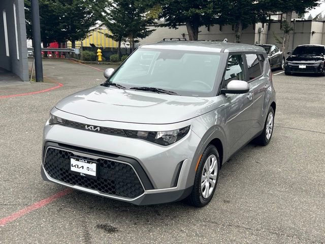 Used 2023 Kia Soul LX FWD image 3
