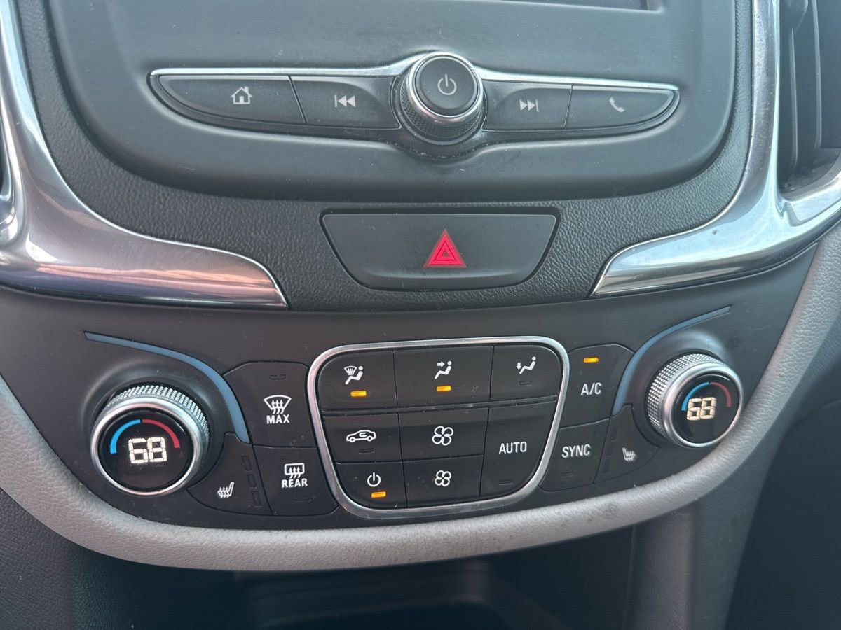 Used 2020 Chevrolet Equinox LT FWD image 27