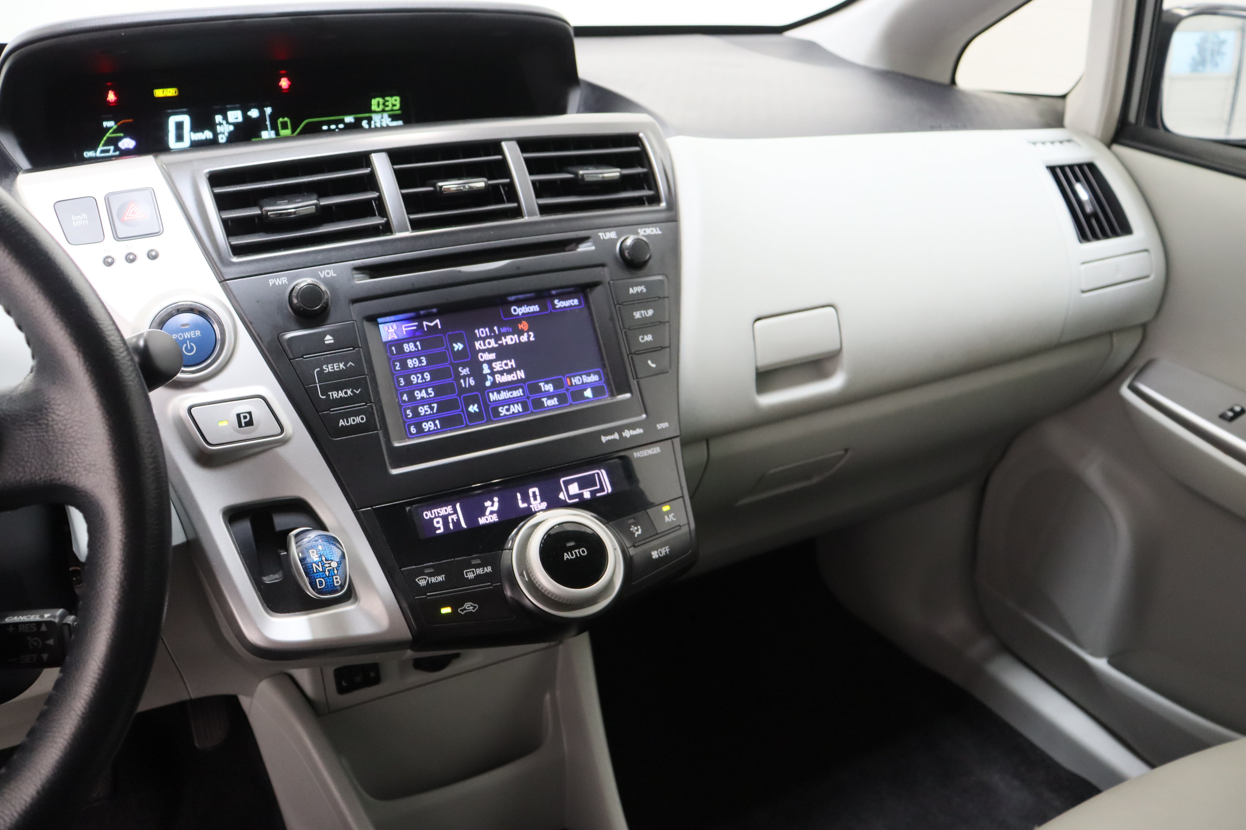 Used 2013 Toyota Prius V Five FWD image 15