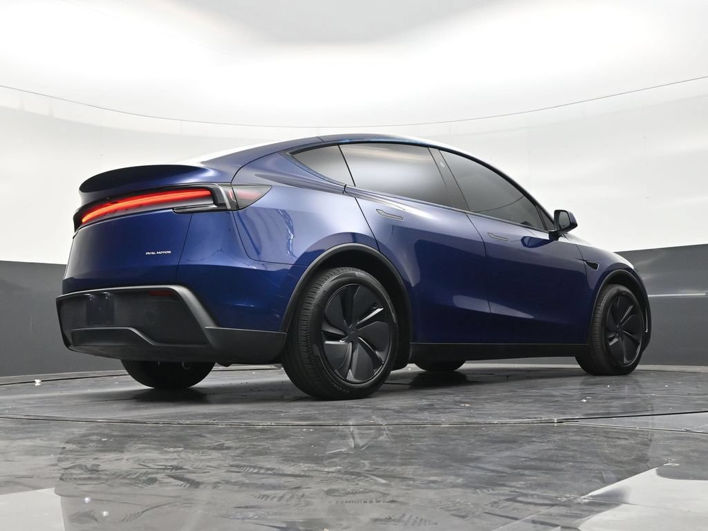 Used 2026 Tesla Model Y AWD image 24