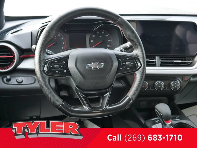 Used 2024 Chevrolet Trax RS w/ Sunroof Package FWD image 40
