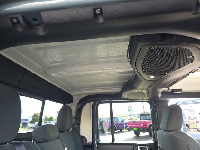 Used 2024 Jeep Gladiator Sport image 47