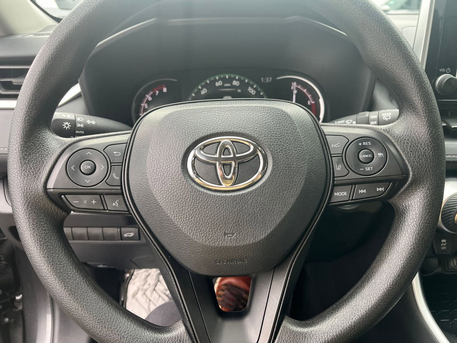 Used 2025 Toyota RAV4 XLE w/ Convenience Package image 29