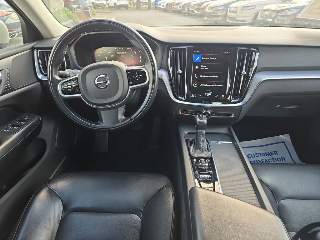Used 2020 Volvo S60 T5 Momentum image 8