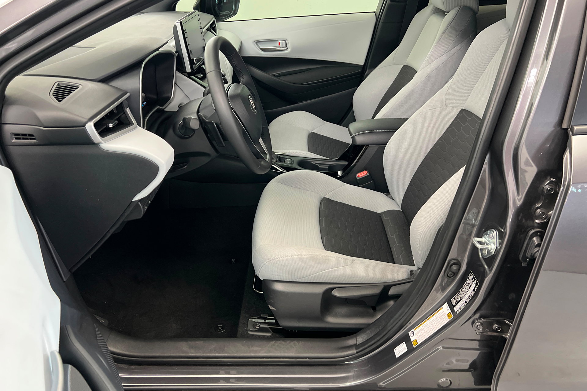 Certified 2022 Toyota Corolla SE FWD image 18