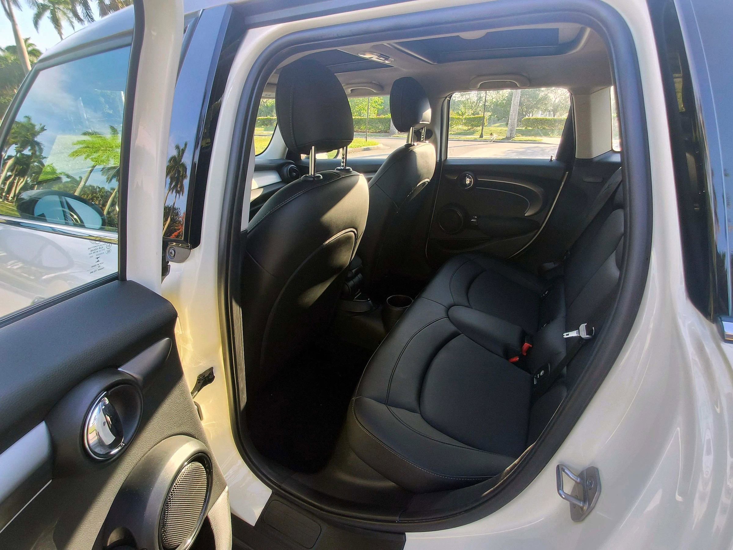 Used 2023 MINI Cooper 4-Door Hardtop FWD image 33