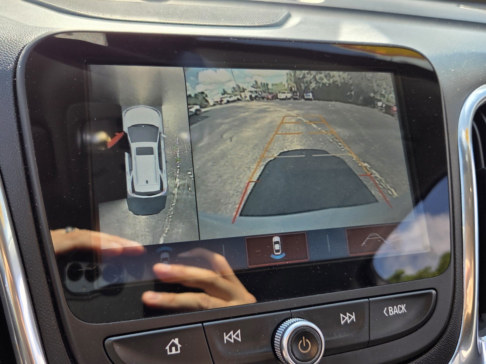 Certified 2018 Chevrolet Equinox Premier FWD image 26
