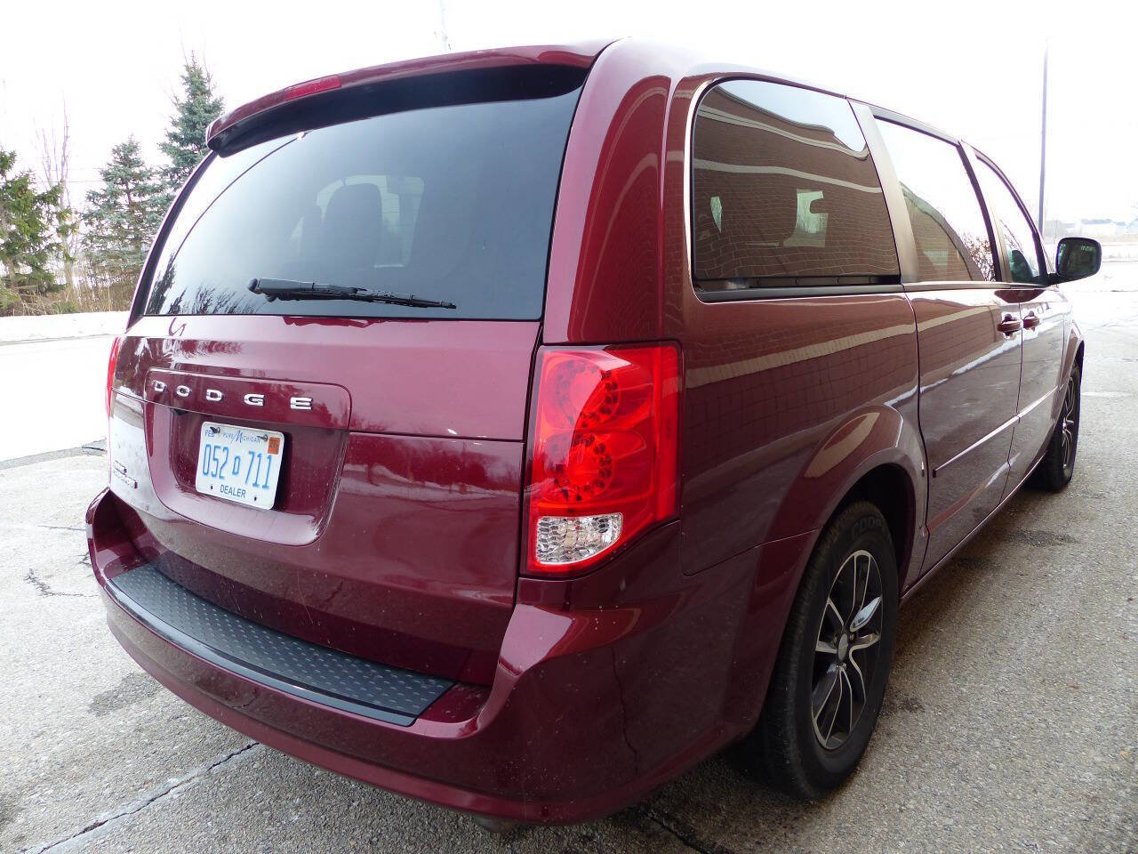 Used 2017 Dodge Grand Caravan SXT w/ Driver Convenience Group image 10