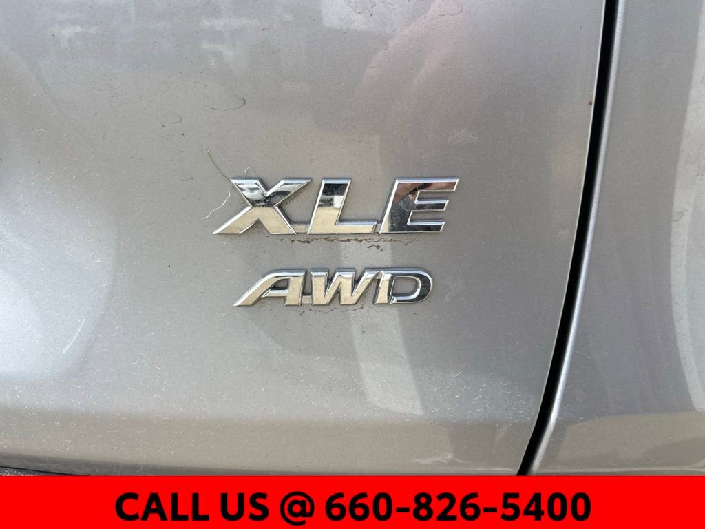 Used 2025 Toyota RAV4 XLE AWD/4WD image 9