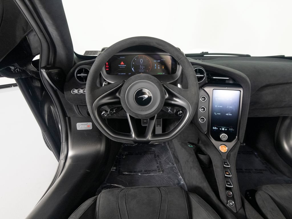 Used 2025 McLaren 750S Spider RWD image 17