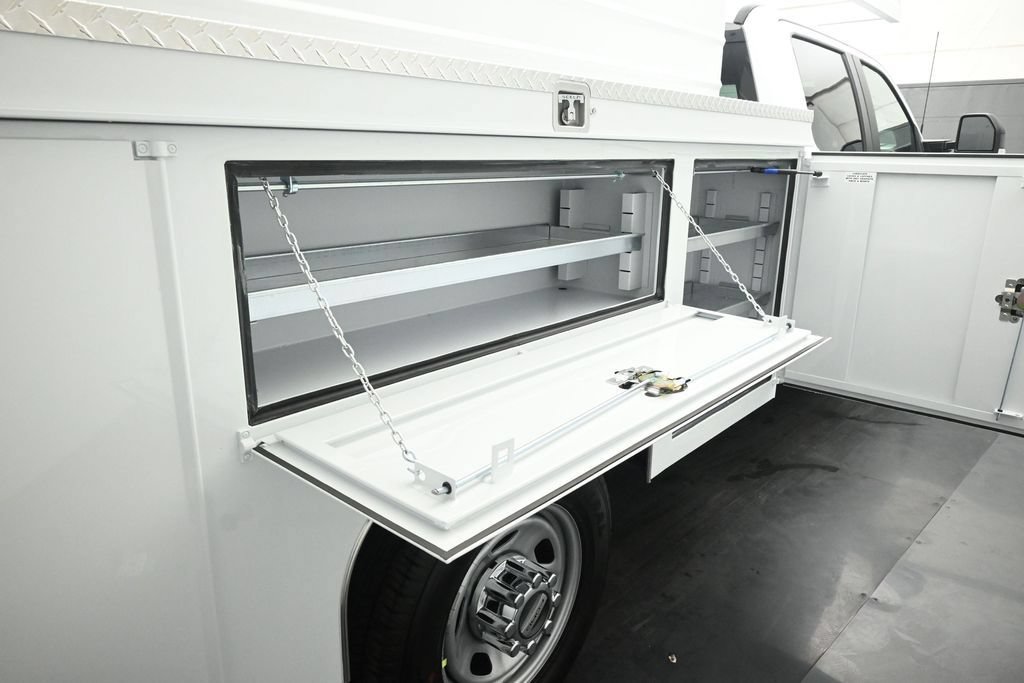 New 2026 Ford F350 XL w/ XL Chrome Package RWD image 25
