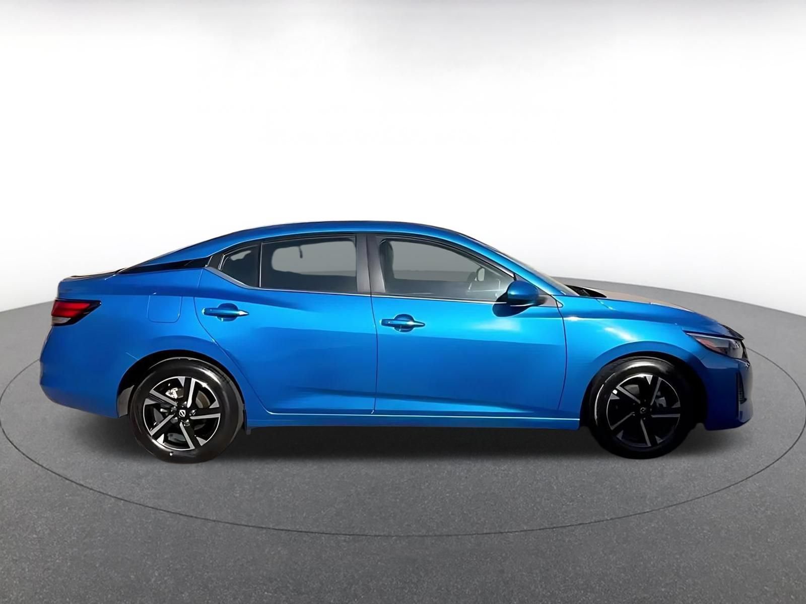 Used 2025 Nissan Sentra SV FWD image 16