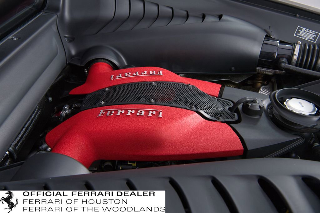 Used 2022 Ferrari F8 Tributo image 32