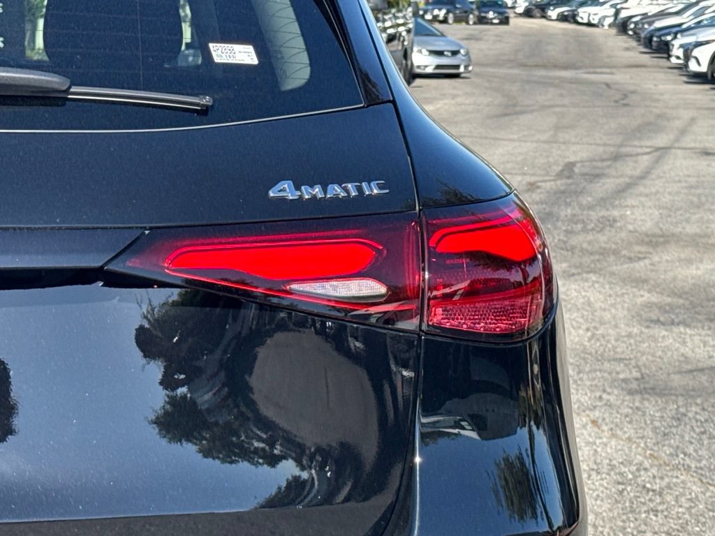 Used 2025 Mercedes-Benz GLC 350e 4MATIC image 15