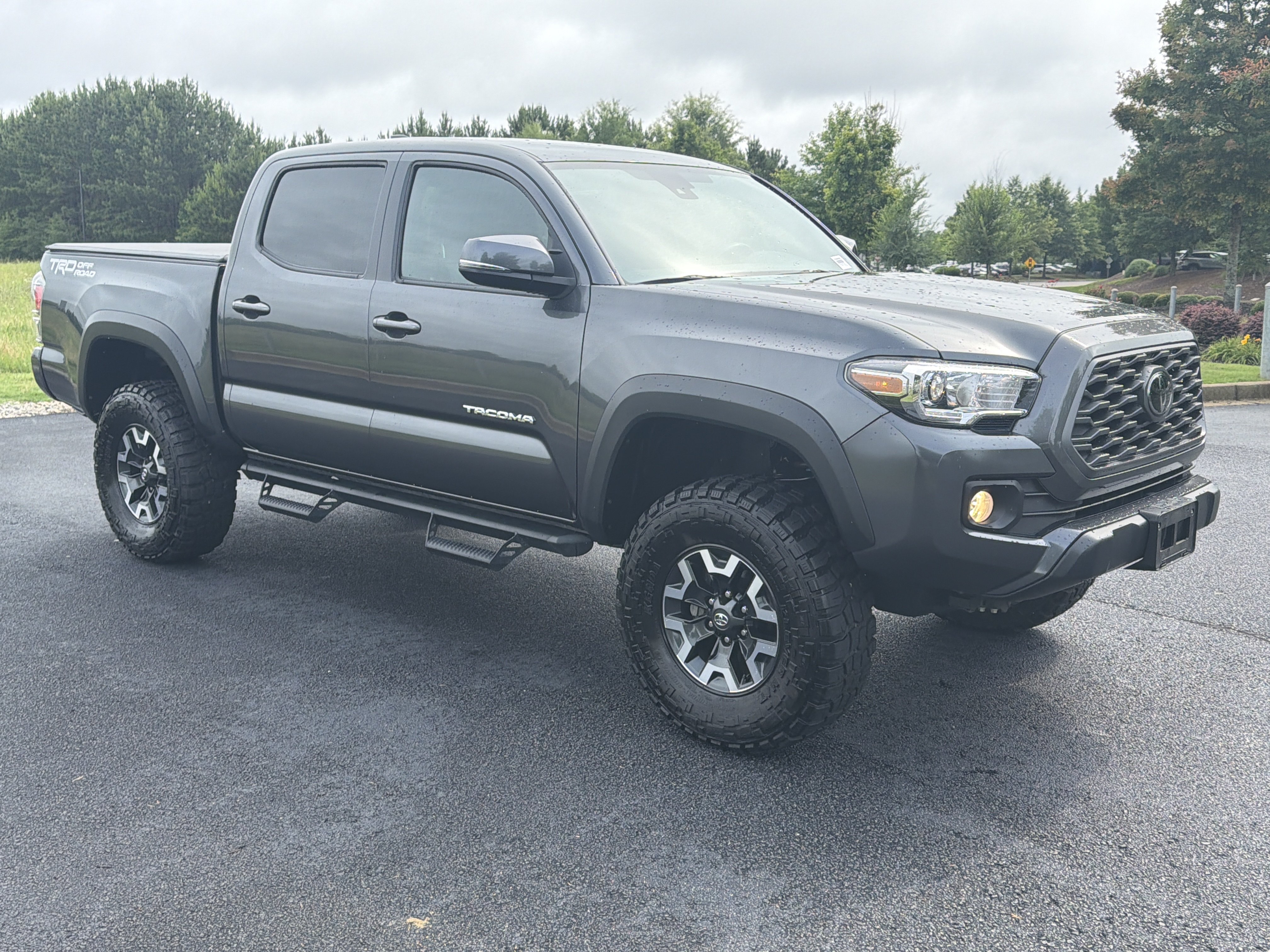 Used 2022 Toyota Tacoma TRD Off-Road w/ Technology Package RWD image 2