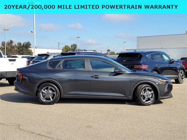 New 2025 Kia K4 LXS image 3