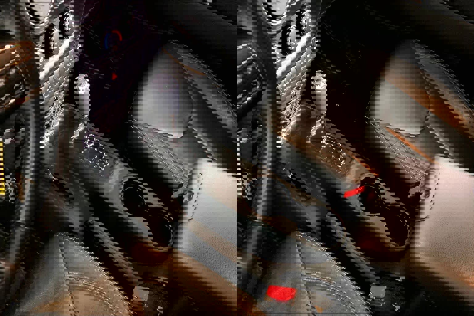 Used 2017 Jeep Wrangler Unlimited Sahara w/ Connectivity Group image 16