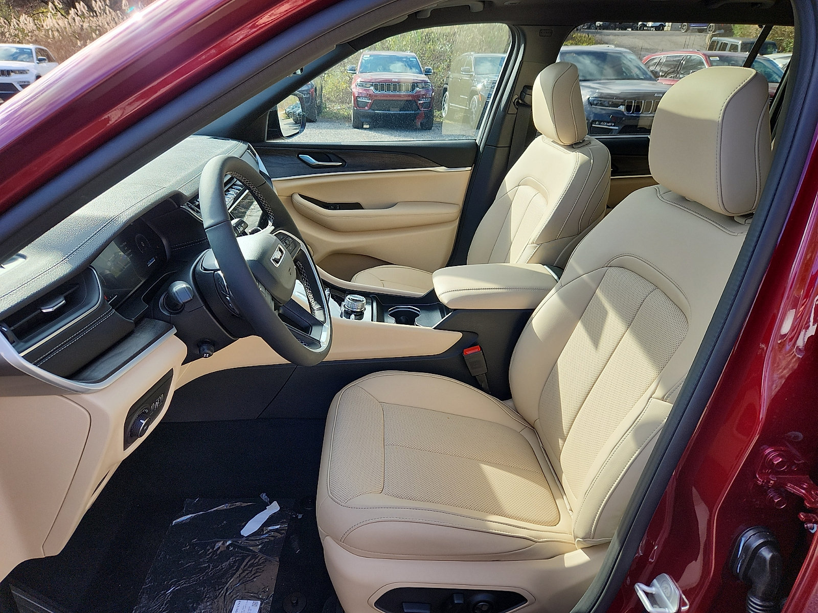 New 2025 Jeep Grand Cherokee L Limited w/ Luxury Tech Group II AWD/4WD image 10