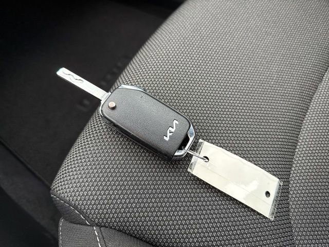 Used 2023 Kia Forte LXS image 31