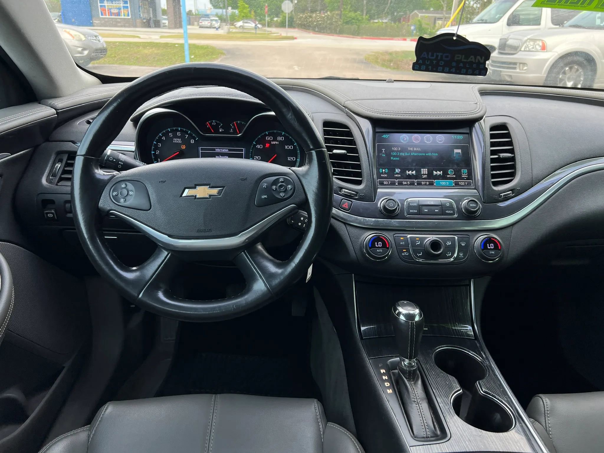 Used 2017 Chevrolet Impala LT FWD image 17