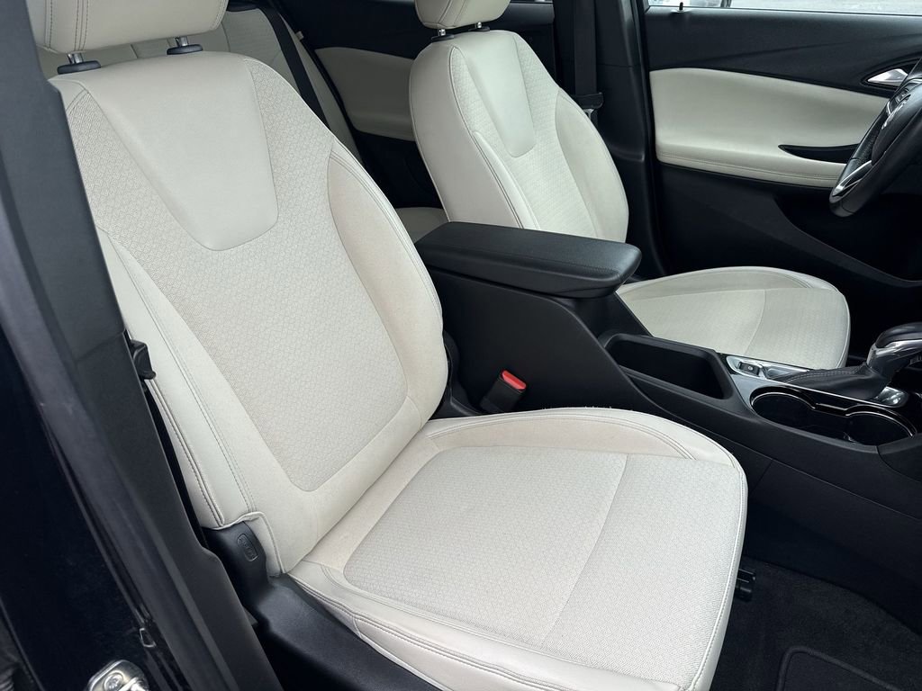 Certified 2020 Buick Encore GX Preferred w/ Sport Touring Package image 31