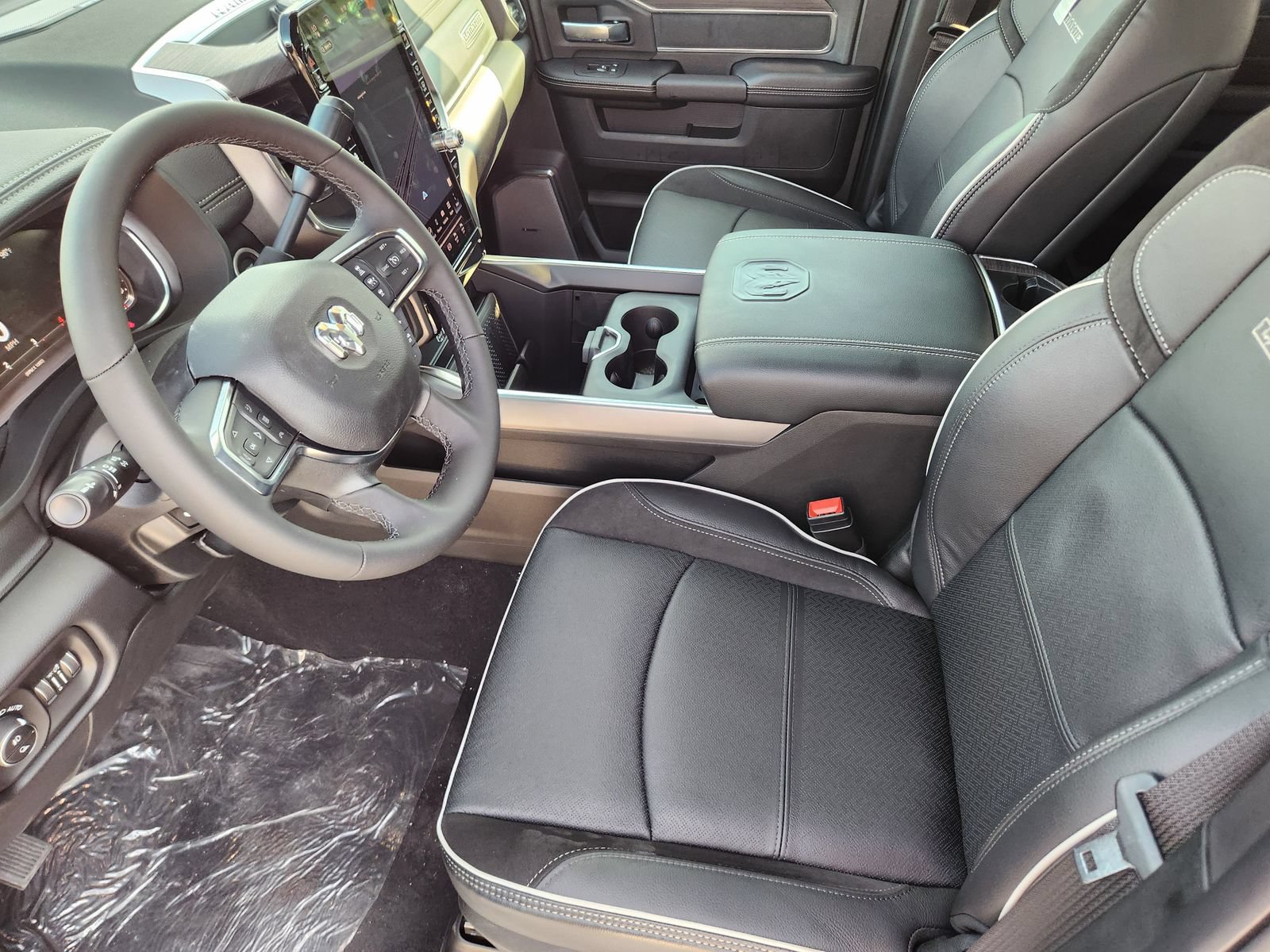 New 2026 RAM 3500 Laramie AWD/4WD image 25