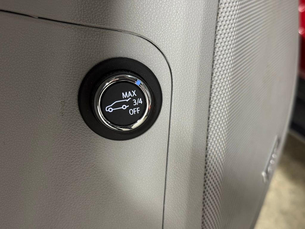 Certified 2023 GMC Acadia SLT w/ Technology Package image 31