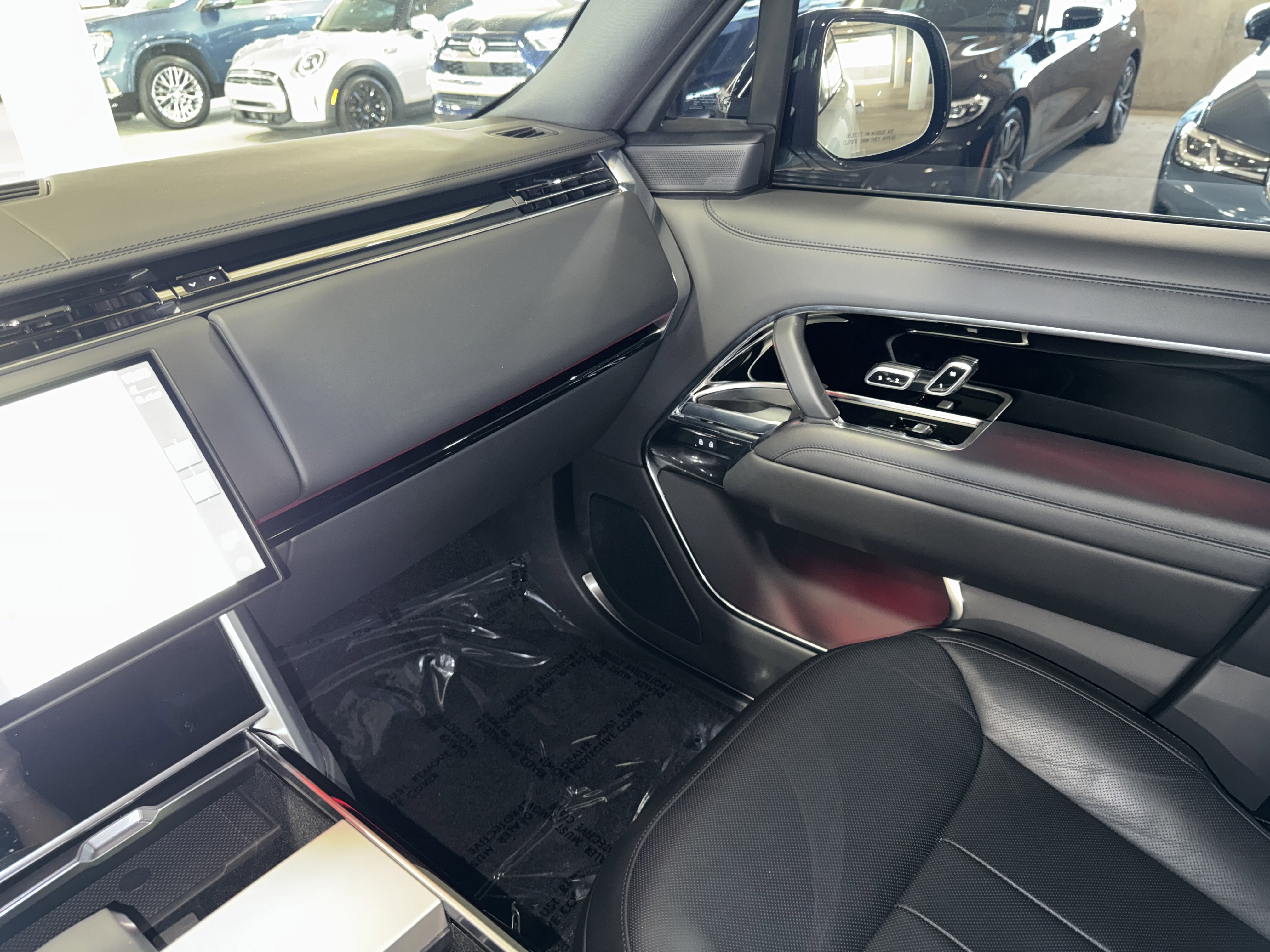 Used 2024 Land Rover Range Rover SE AWD/4WD image 33