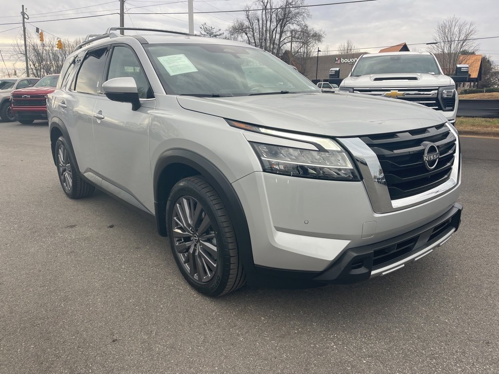 Used 2023 Nissan Pathfinder SL w/ SL Premium Package image 7
