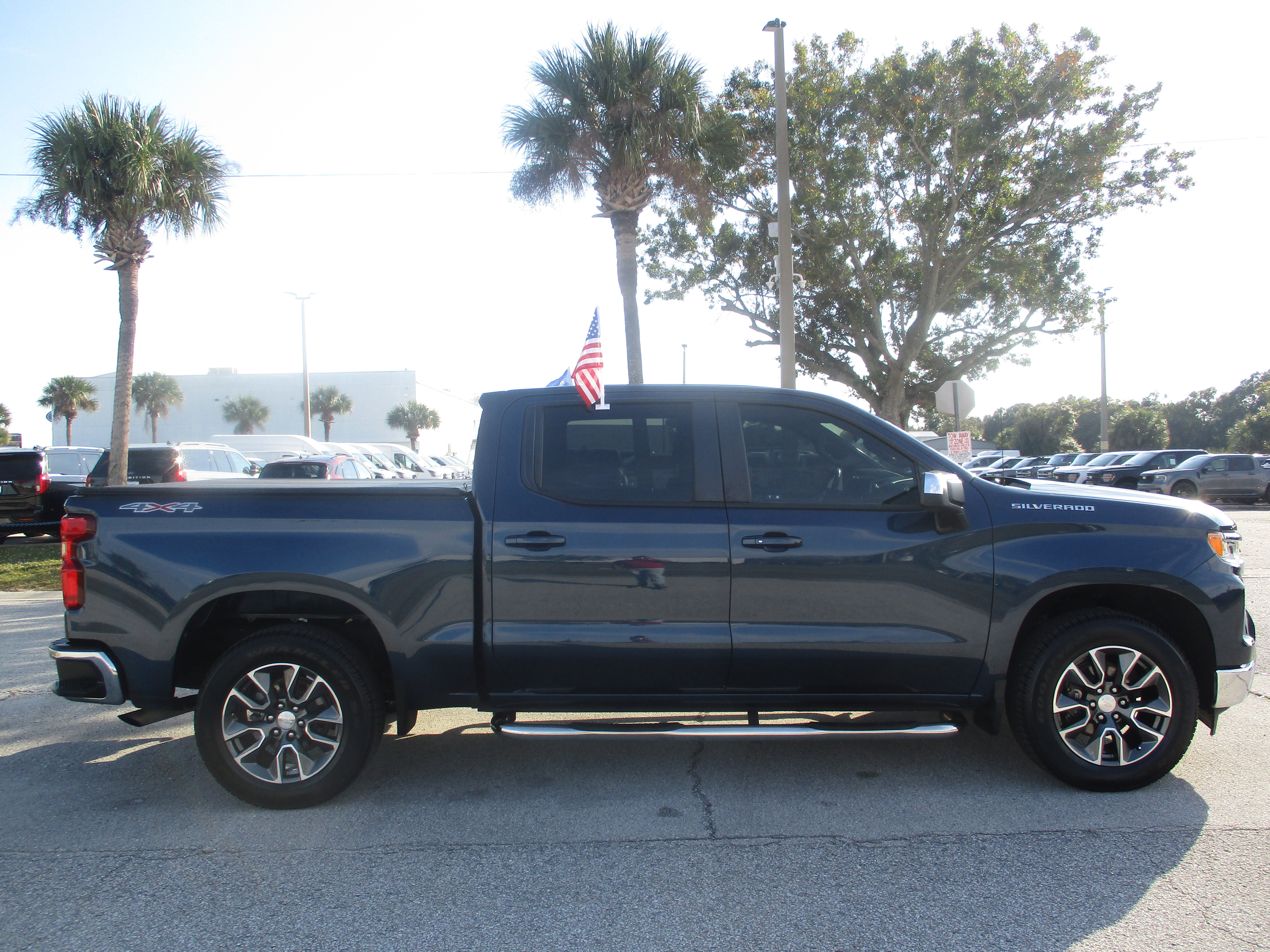 Used 2022 Chevrolet Silverado 1500 LT image 7