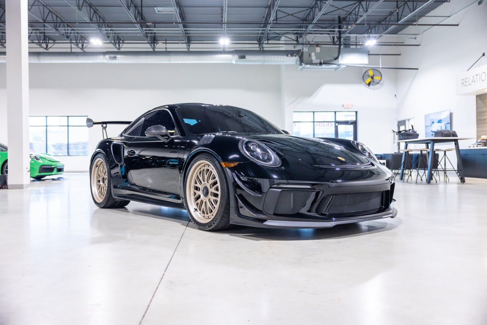Used 2019 Porsche 911 GT3 RS RWD image 3