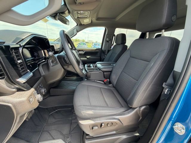 Used 2024 Chevrolet Silverado 1500 RST AWD/4WD image 17