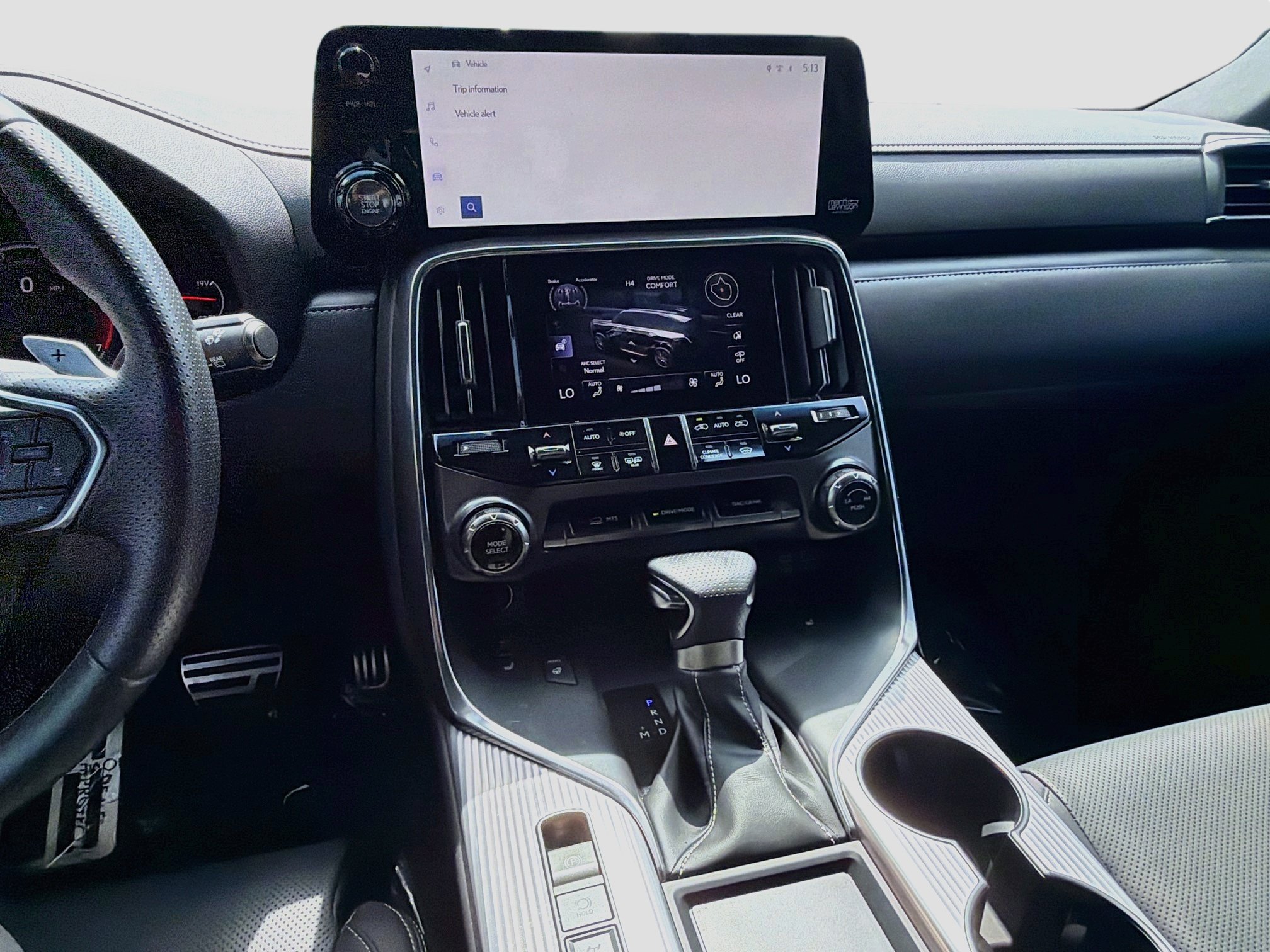 Used 2023 Lexus LX 600 F Sport w/ Accessory Package (Z1) AWD/4WD image 30