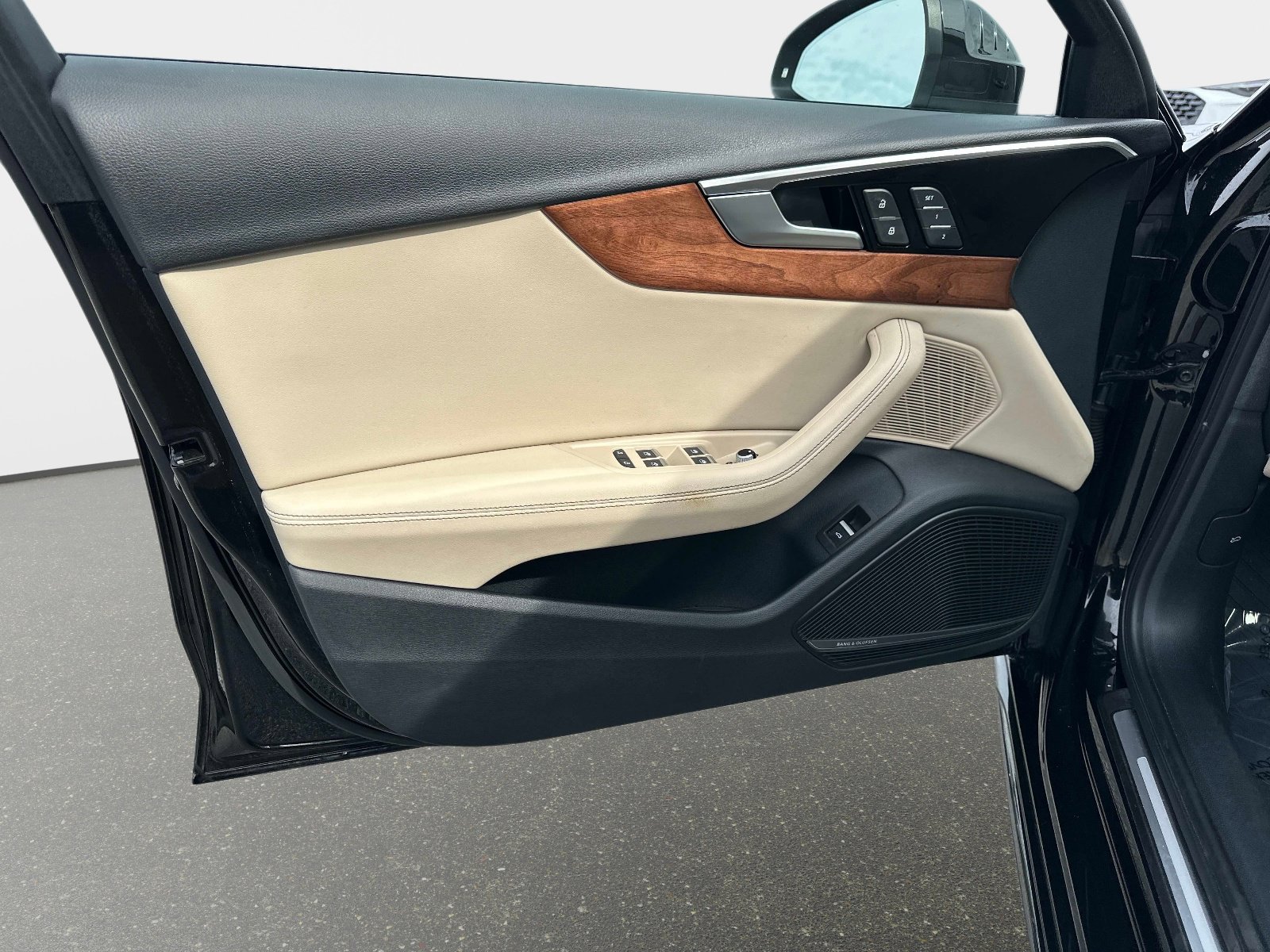 Used 2022 Audi A4 2.0T Premium Plus w/ Premium Plus Package image 17