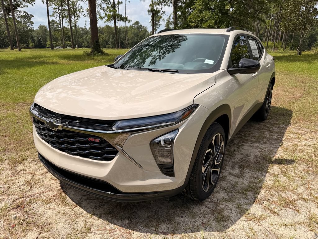 New 2026 Chevrolet Trax RS w/ Sunroof Package FWD image 1