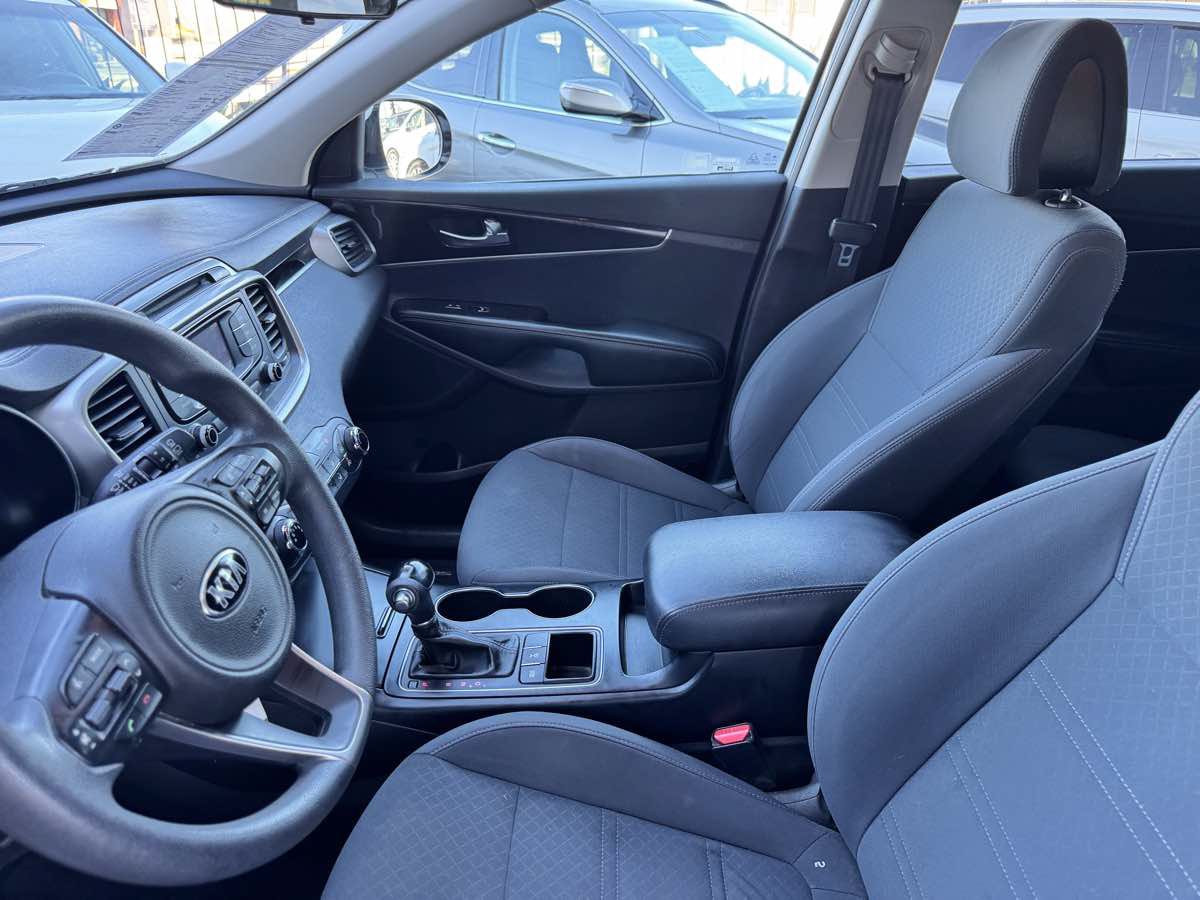 Used 2016 Kia Sorento AWD image 35
