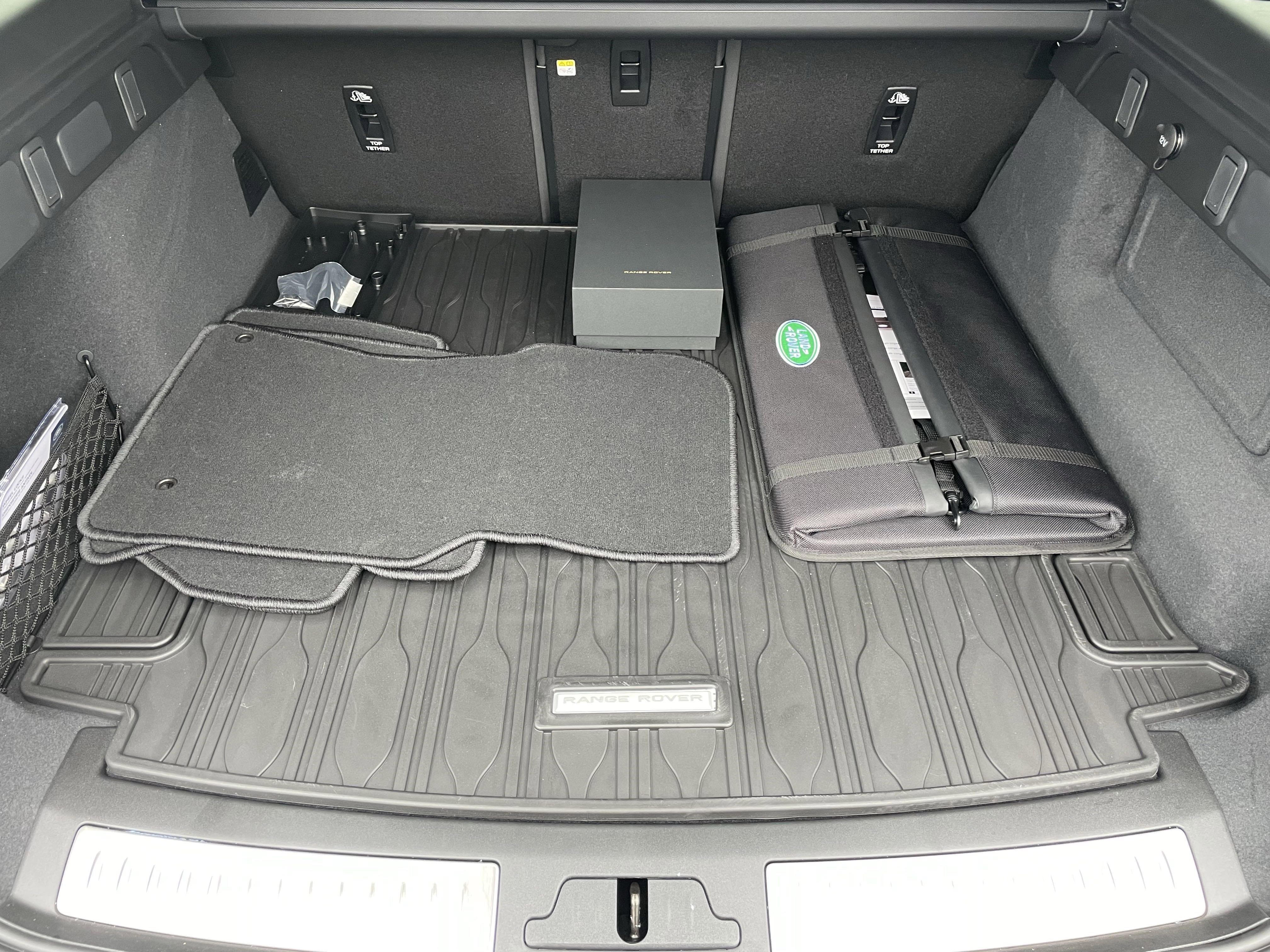 New 2026 Land Rover Range Rover Velar Dynamic SE image 34