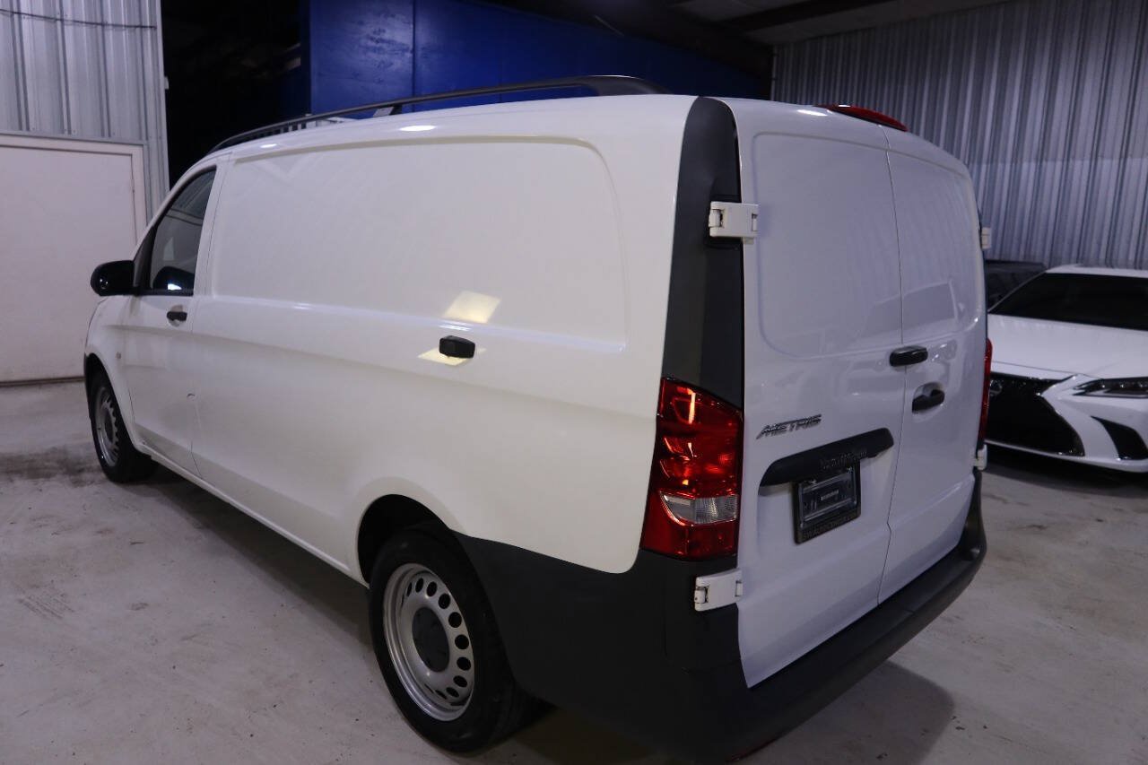 Used 2016 Mercedes-Benz Metris image 3