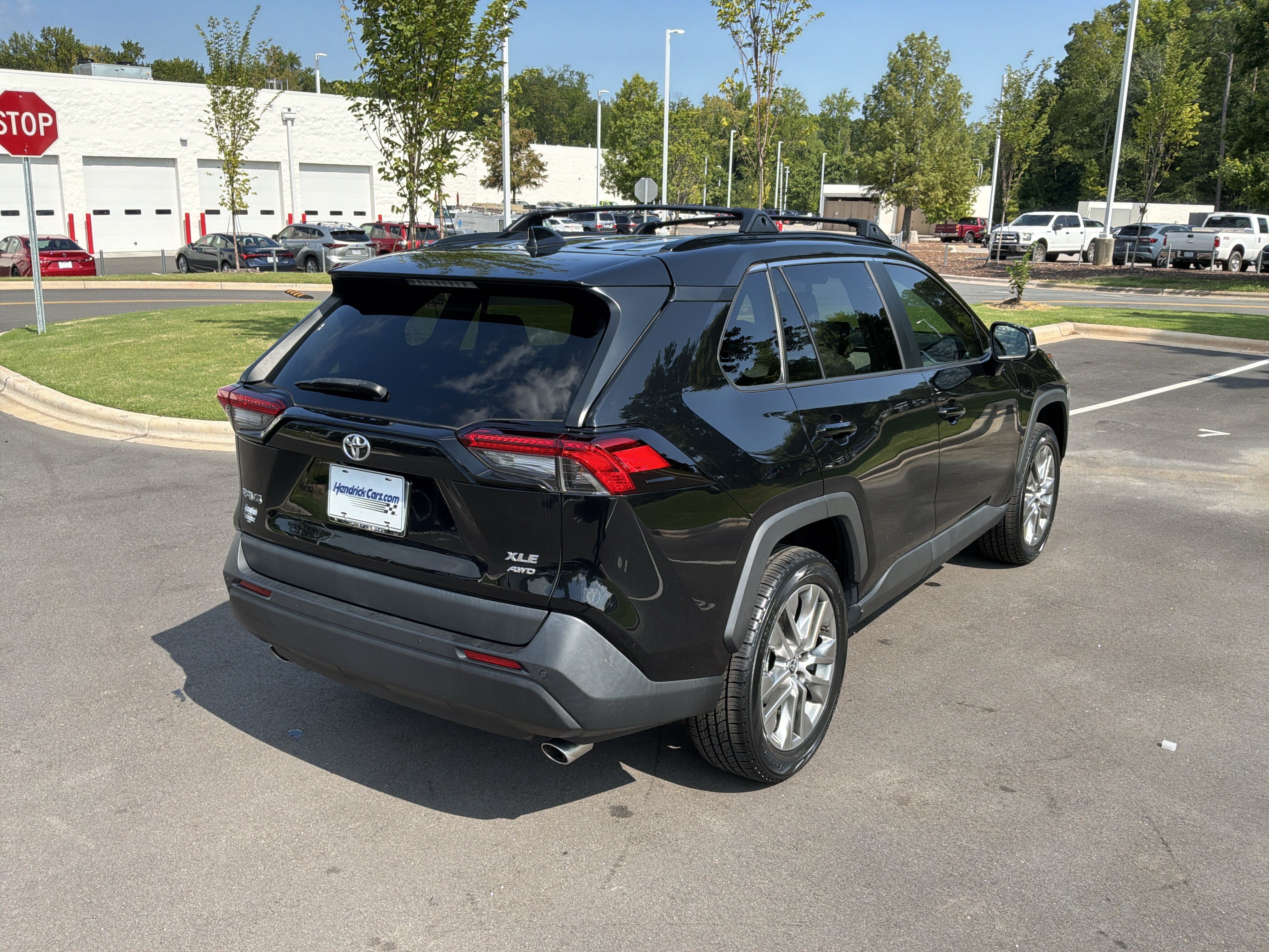 Used 2023 Toyota RAV4 XLE Premium AWD/4WD image 10