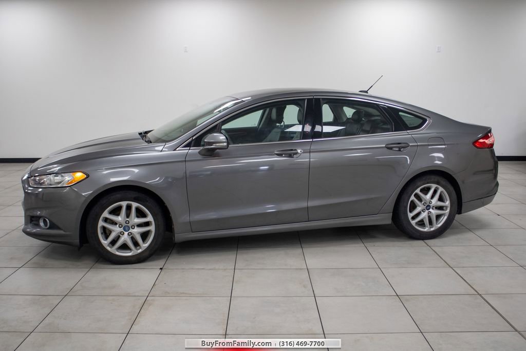 Used 2013 Ford Fusion SE image 1