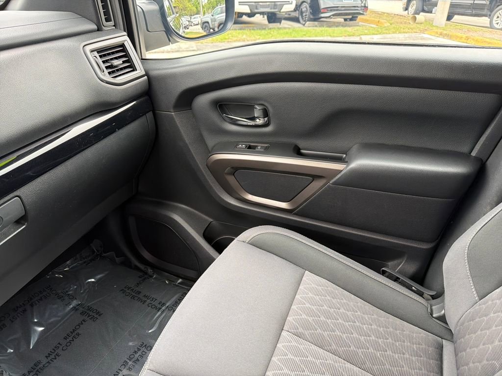 Used 2024 Nissan Titan SV w/ SV Bronze Edition Package image 31