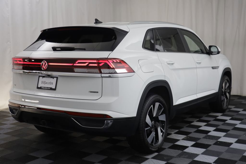 Used 2025 Volkswagen Atlas Cross Sport SE AWD/4WD image 15